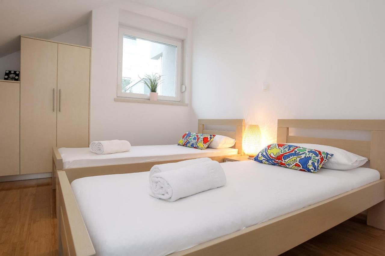 Apartments Tomana Novalja Extérieur photo